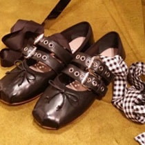 miumiu - miumiu スリッポン♡の+industriasmorenoymoreno.com